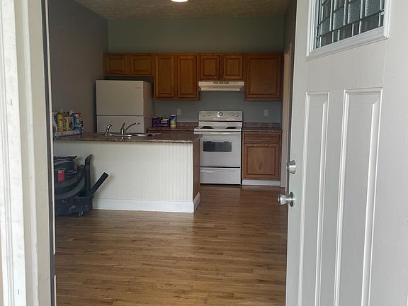 2nd image of 938 Fortney St #938