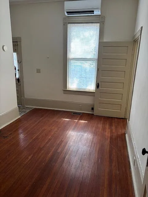 2 bed, 1.5 bath, 975 sqft, $1,025 — Photo 1