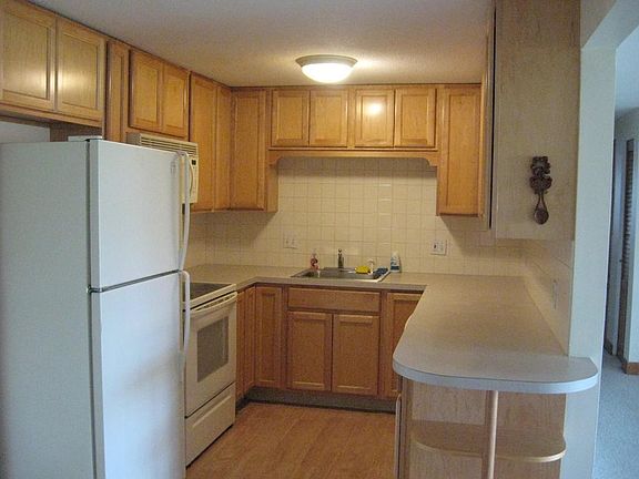 2nd image of 213 Rock St APT K5
