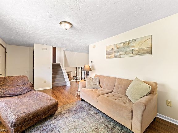 3rd image of 1140 E Maple St NW