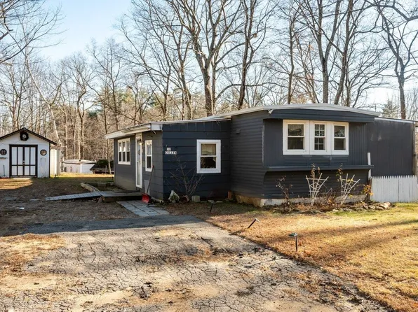 32 Buffy Street, Rochester, NH 03867