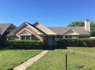 805 Princeton Dr, Desoto, TX 75115