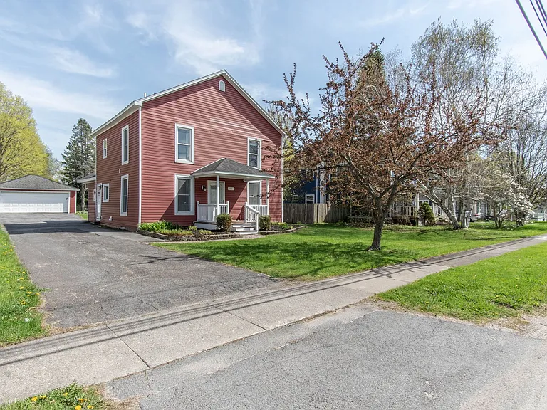 152 N Main St — Photo 40