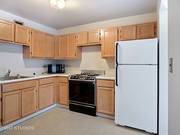 3rd image of 200 N Dearborn St Unit 3306