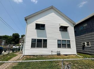1620 W 4th St, Davenport, IA 52802