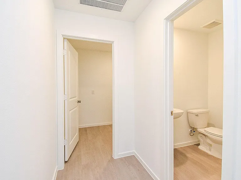 3045 Fantasy Terrace Dr — Photo 13