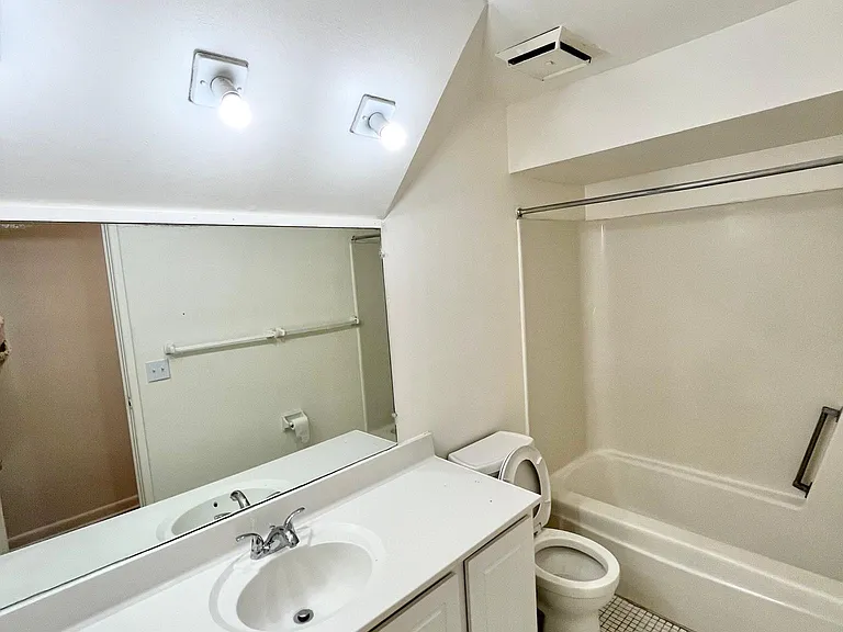 University Park Apartments — Photo 93