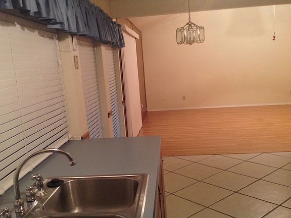 4th image of 725 N Deerfield Cir