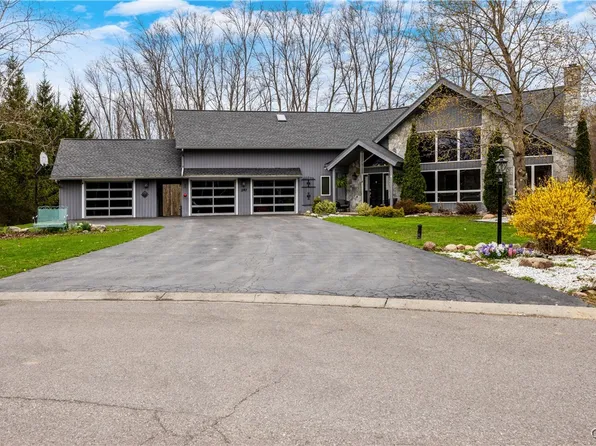 247 Kerryman Cir, Baldwinsville, NY 13027