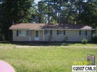 1916 Crestmont St, Kannapolis, NC 28081
