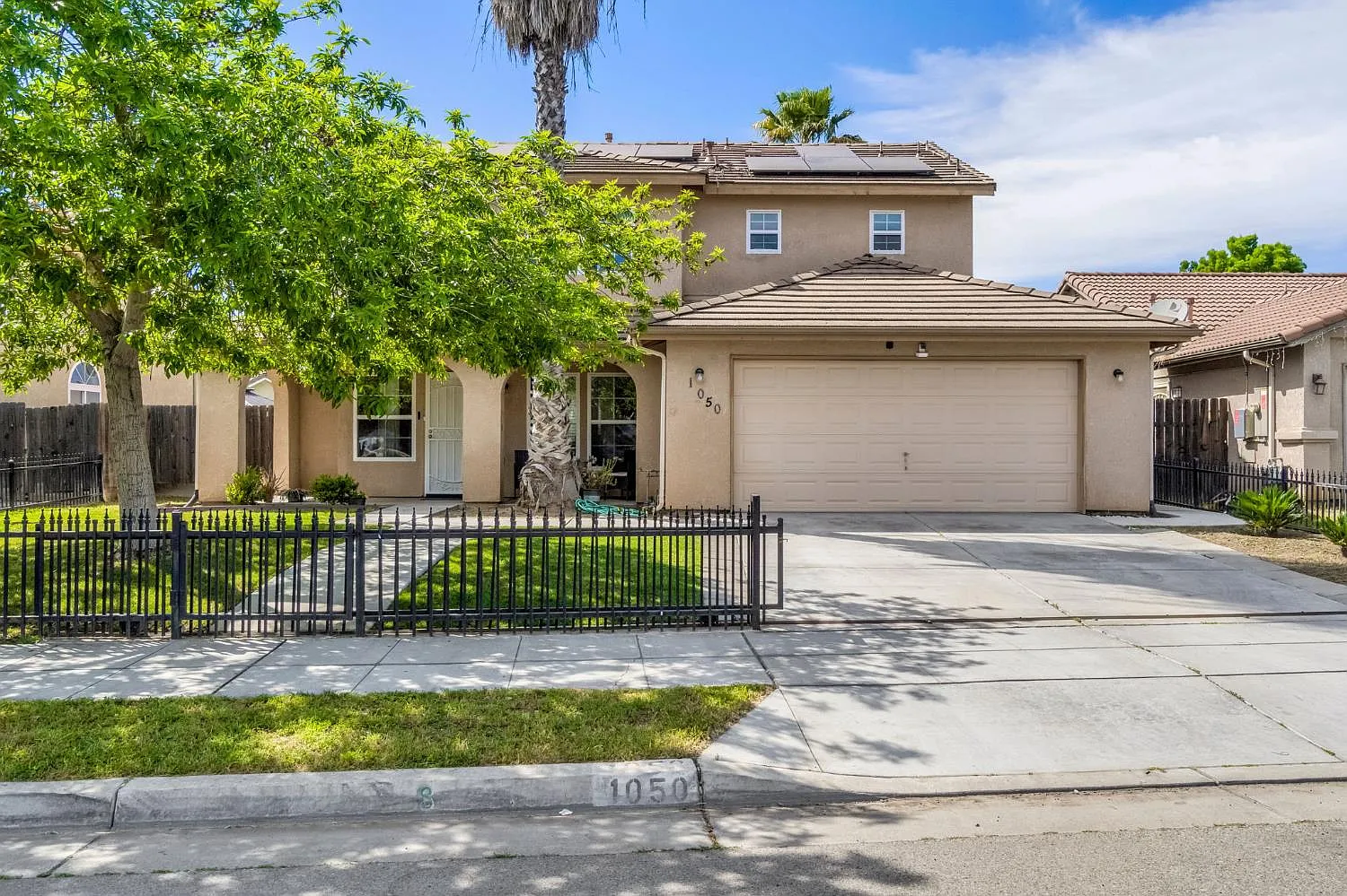 1050 Monterey St photo 1