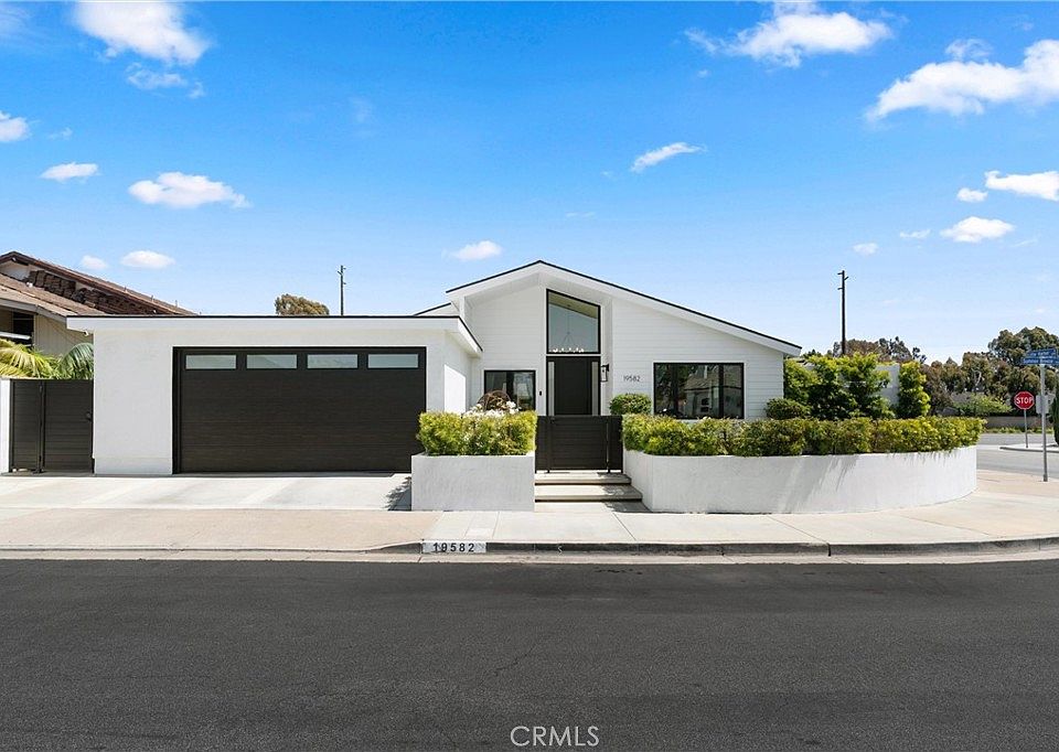 1st image of 19582 Summer Breeze Ln