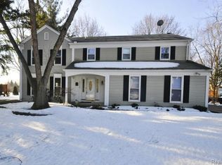 35497 Fredericksburg Rd, Farmington Hills, MI 48331