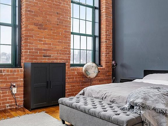 5th image of 589 Atwells Ave #33C