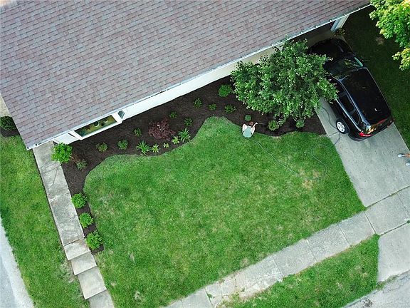 3rd image of 492 Marshall Dr