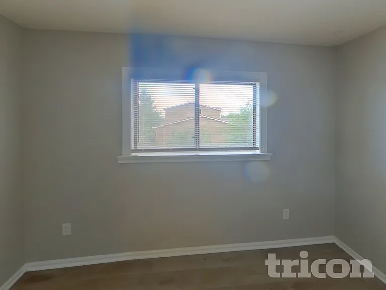 5518 Wilkerson Pass Dr — Photo 13