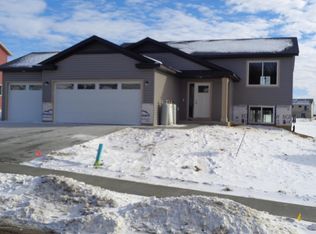 311 Prairie View Dr NE, Pine Island, MN 55963