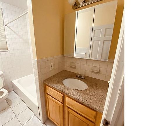 5th image of 1252 Croes Ave #1A