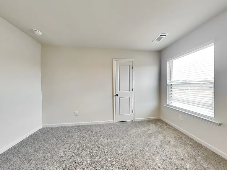 127 Avondale Blvd — Photo 10