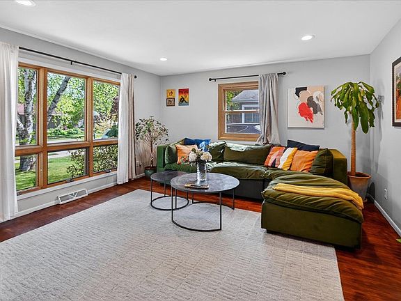 5th image of 6105 Birch Hill Dr