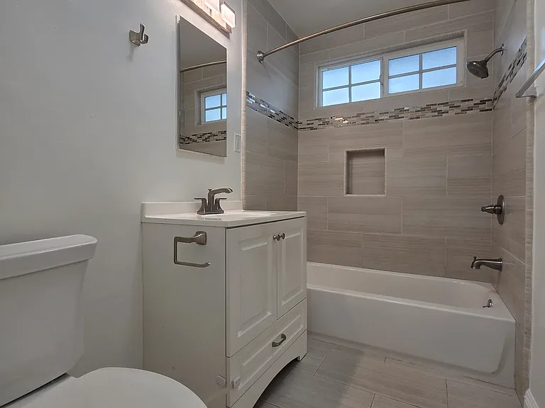 3705 S Victoria Ave — Photo 16