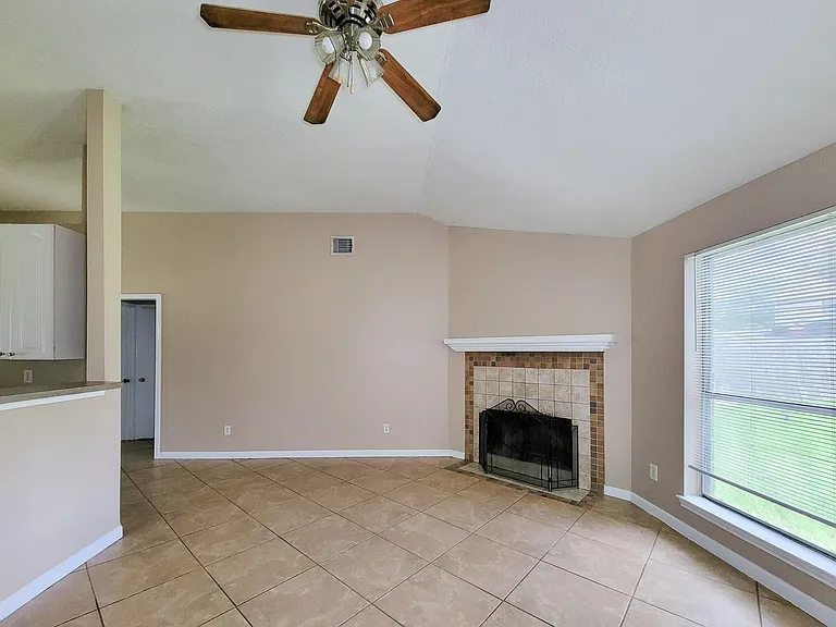 29002 Sedgefield St — Photo 16