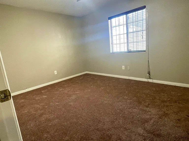 3035 S Palm Grove Ave #3035 — Photo 6