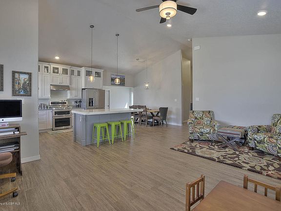 4th image of 2309 E 12th St
