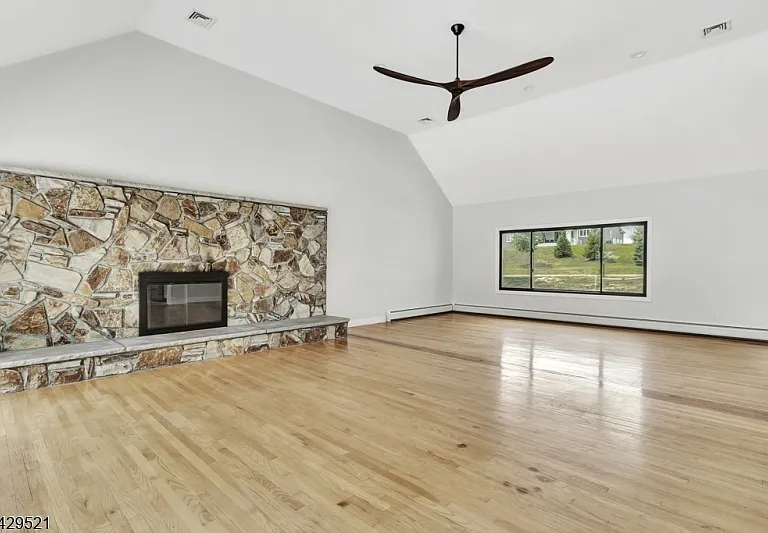 136 Carlough Rd — Photo 7