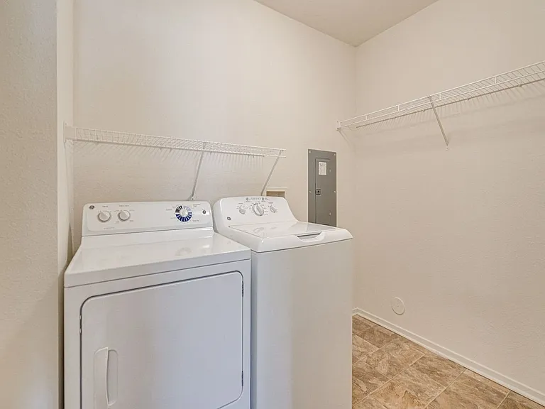 The Harbours Apartments — Photo 21