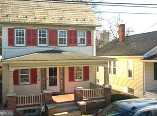 16 S Charles St, Hanover, PA 17331
