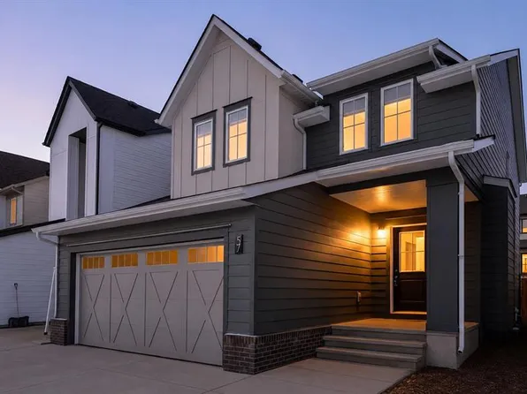 57 E Willow Grn SW, Airdrie, AB T4B 5M3
