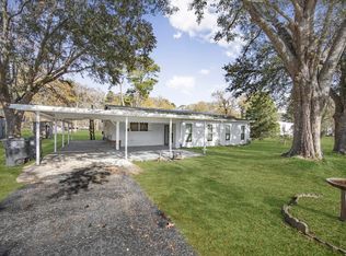 16565 Stubbs Ln, Pride, LA 70770