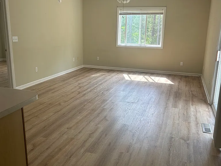 526/528 Petigru Cir — Photo 6