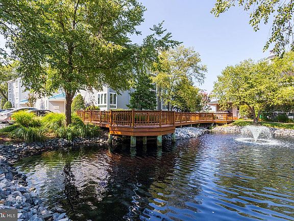 3rd image of 126 Oyster Cove Dr