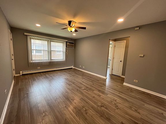 3rd image of 115 S Whispering Hills Dr #4