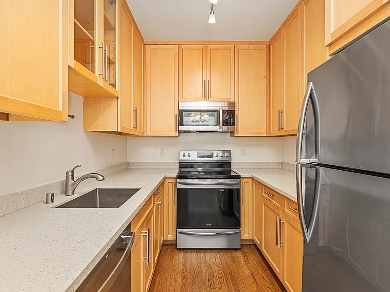 1801 Turk St #15 — Photo 7