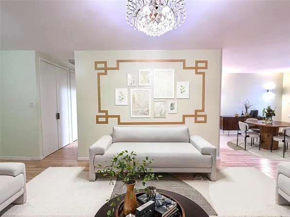 142-05 Roosevelt Ave APT 415, Flushing, NY 11354