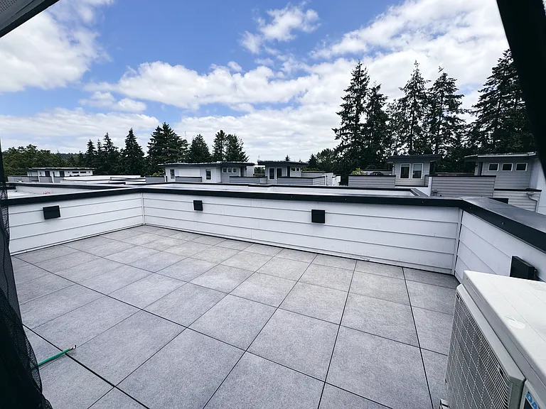12466 NE 10th Ln — Photo 22