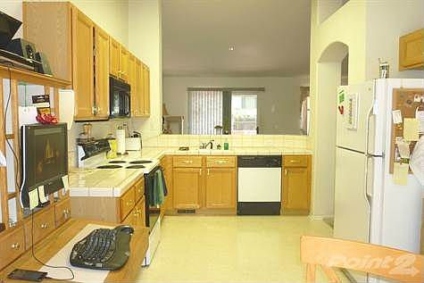 Large Bright Kitchen