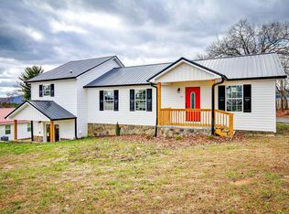 241 Concord Ave, Mount Carmel, TN 37645