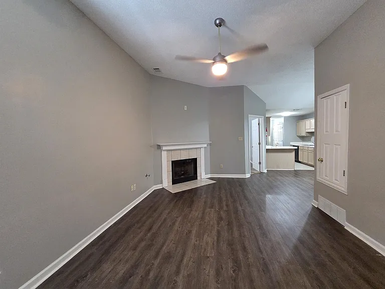 7733 Shadowland Dr — Photo 4