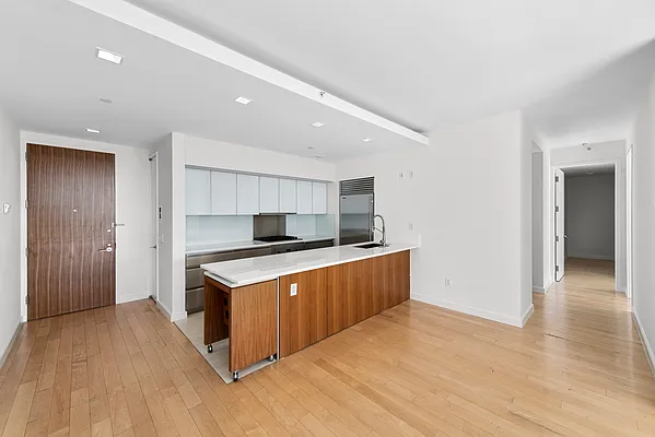 Rented by SERHANT. | media 15