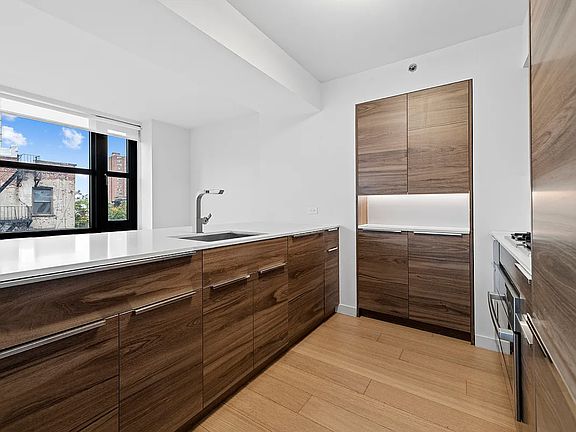 3rd image of 171 Suffolk St #7K