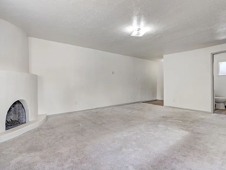 1 bed, 2.0 bath, 842 sqft, $1,299 — Photo 5