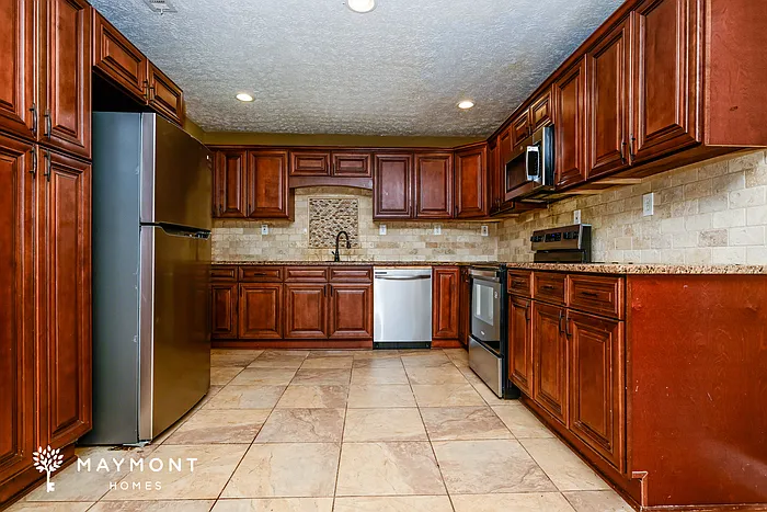 325 Longview Rd — Photo 6