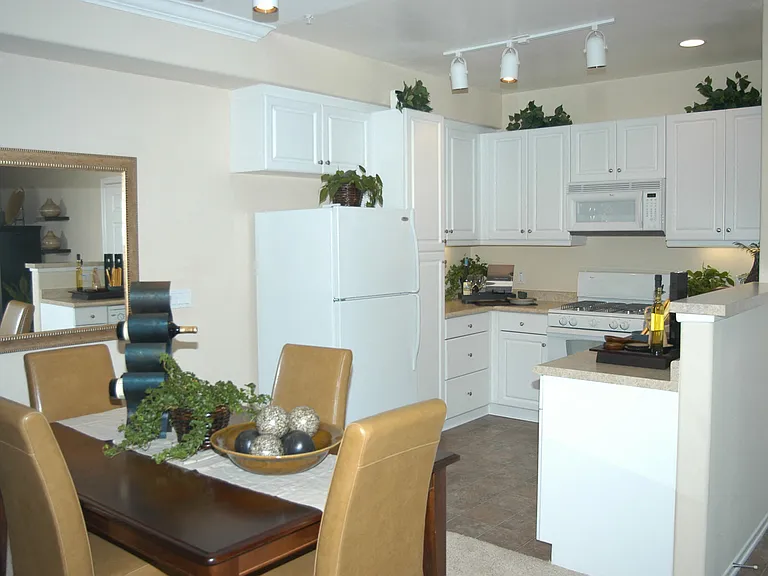 Sonoma at Mapleton Apartments — Photo 39