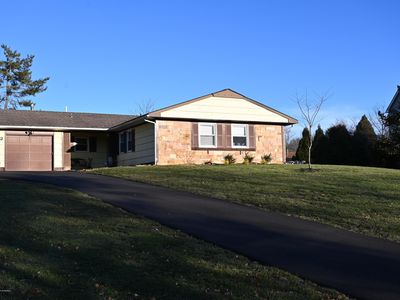 12 Clinton Dr, Manalapan, NJ, 07726
