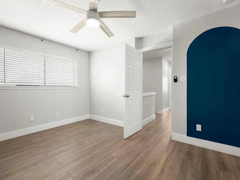 6410 Chimney Creek Cir #B — Photo 14