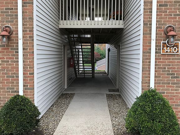 2nd image of 1410 Buckingham Gate Blvd Unit C